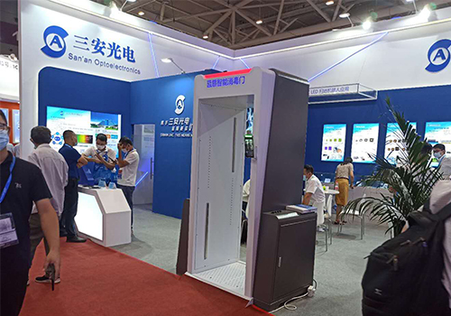 三安光電、藍盾機電 - 攜手打造智能測溫殺菌消毒門，為復工復產(chǎn)構建安全、高效的流通環(huán)境
